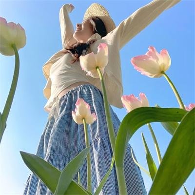 男生女生向前冲